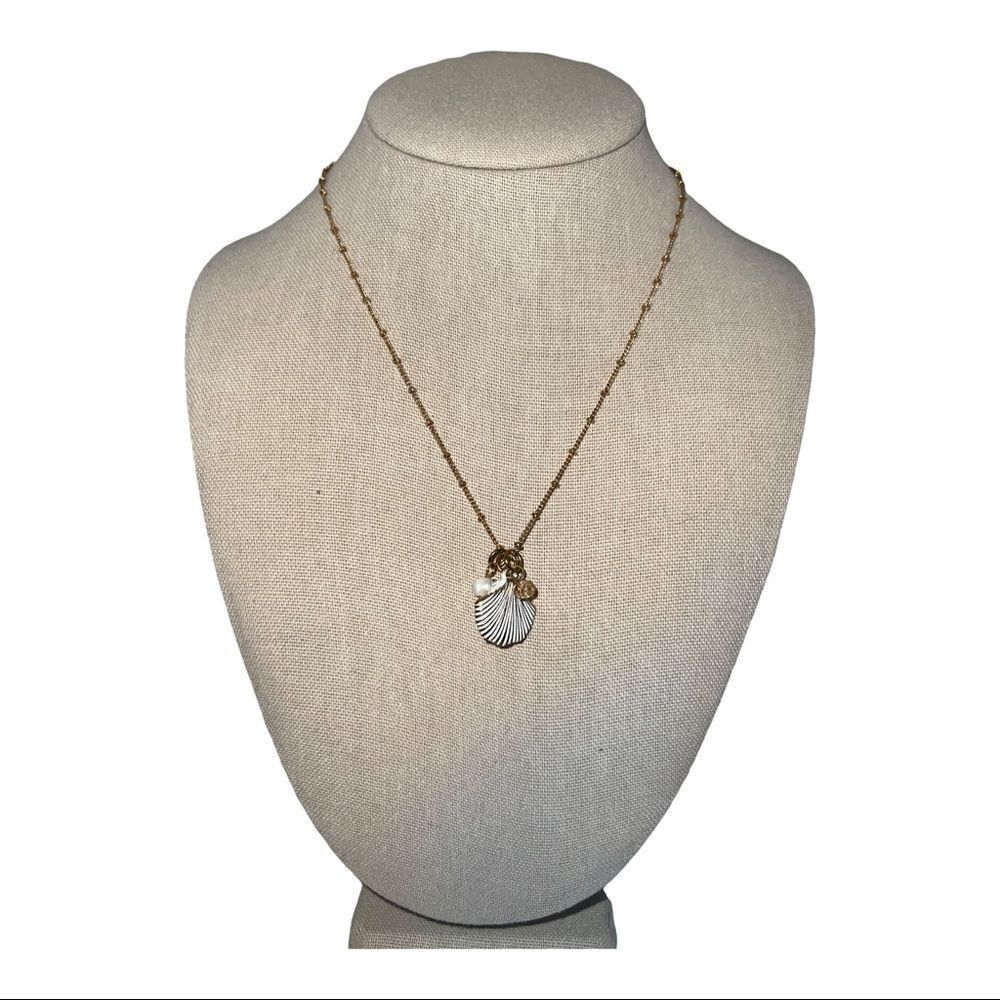 Toledo Zoo Gold-Tone Necklace with Shell Pendant Imitation Pearl NWT